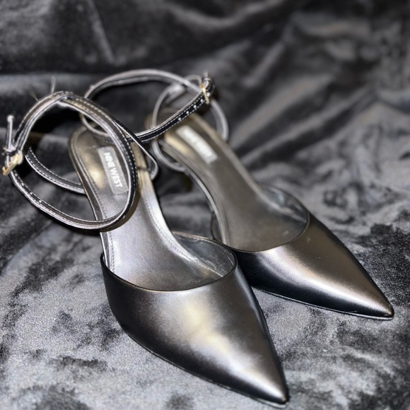 Nine West Black Pointed-Toe Heels with Ankle Strap - Picture 1 of 10